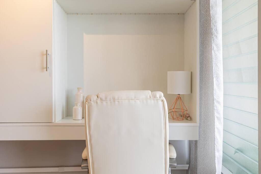 COZY & ELEGANT STUDIO IN THE HEART OF WAIKIKI ホノルル
